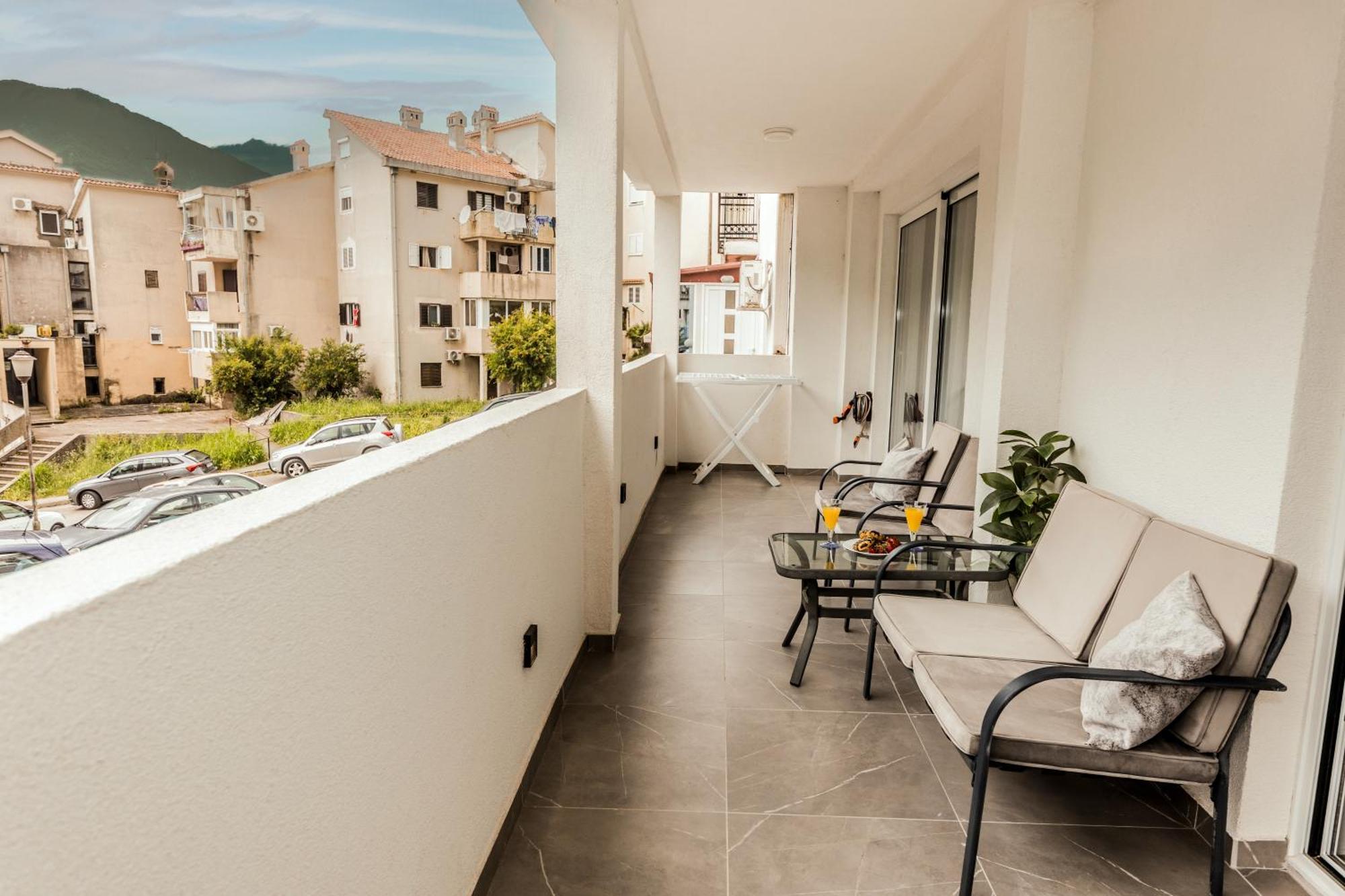 Paun Apartment コトル エクステリア 写真